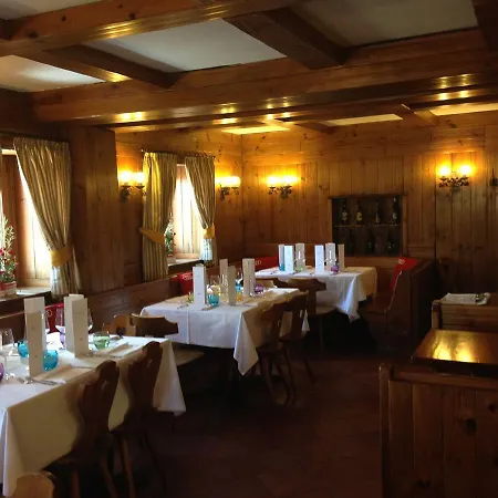 Rifugio Viviani Pradalago Hotel