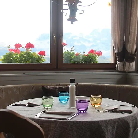 Rifugio Viviani Pradalago Hotel